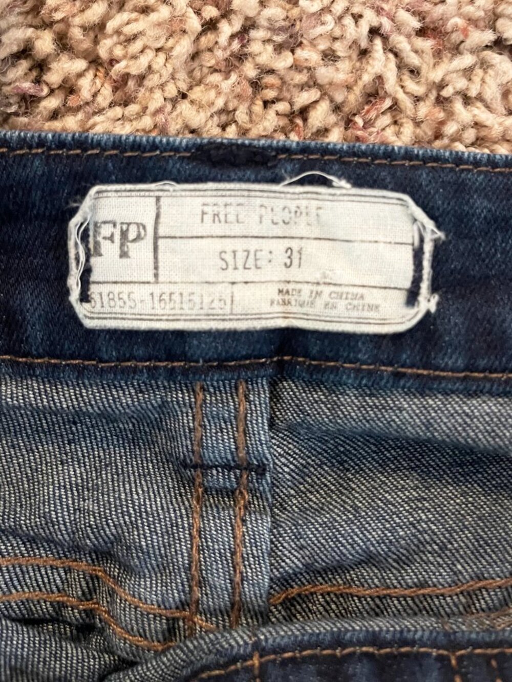 FP Free People Denim Overalls Size 31 Distressed Stretch Blue Jeans Broken Strap - Picture 2 of 12